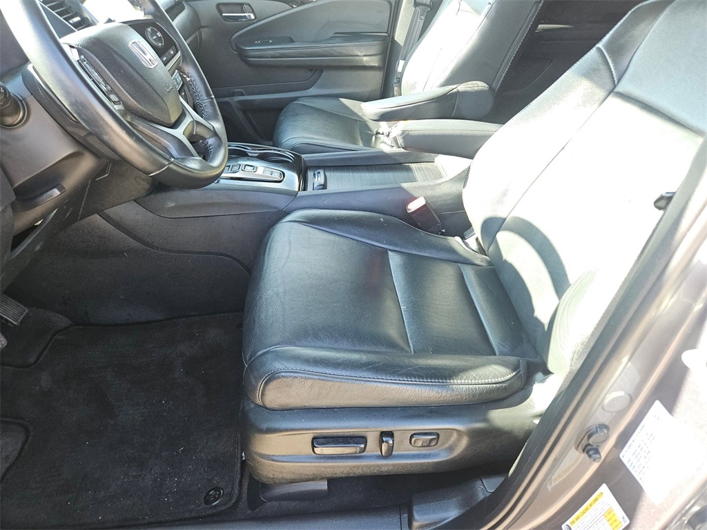 2021 Honda Pilot Touring photo 15