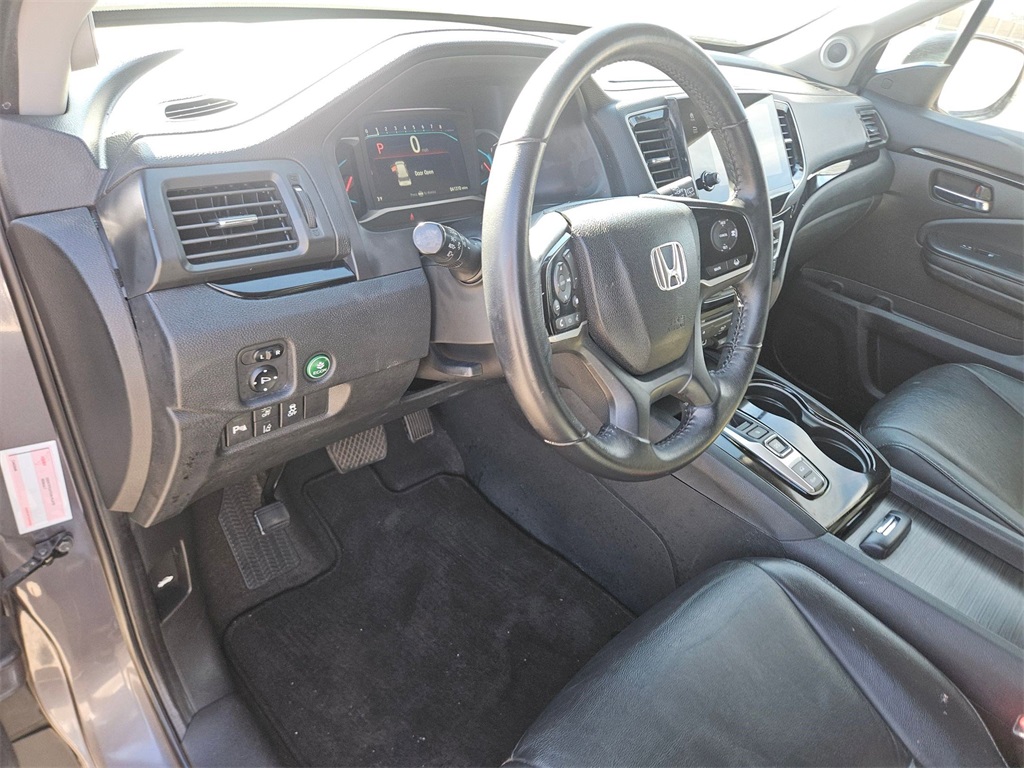 2021 Honda Pilot Touring photo 16