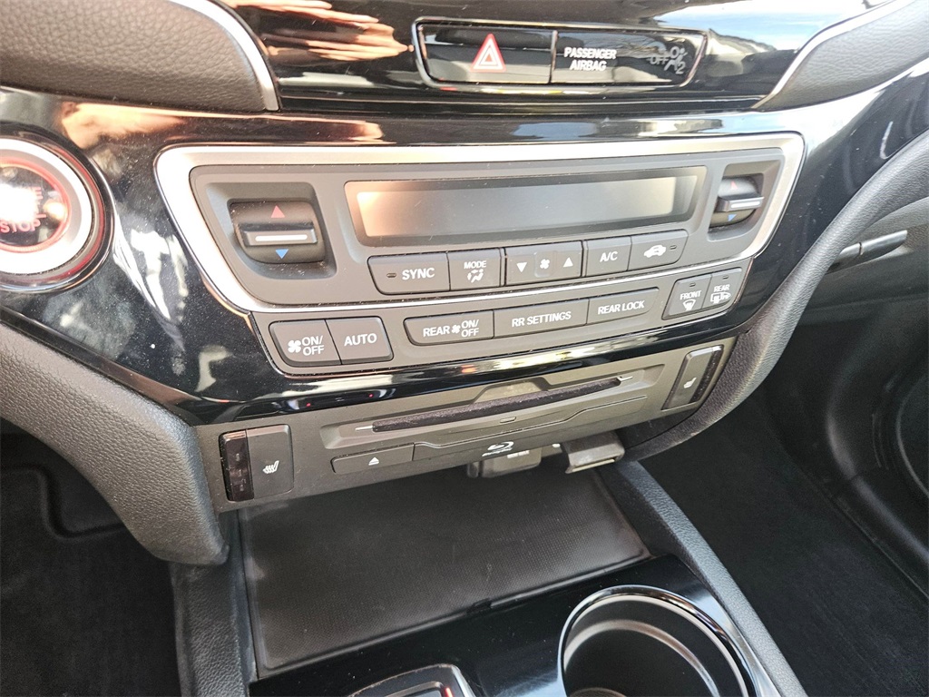 2021 Honda Pilot Touring photo 19