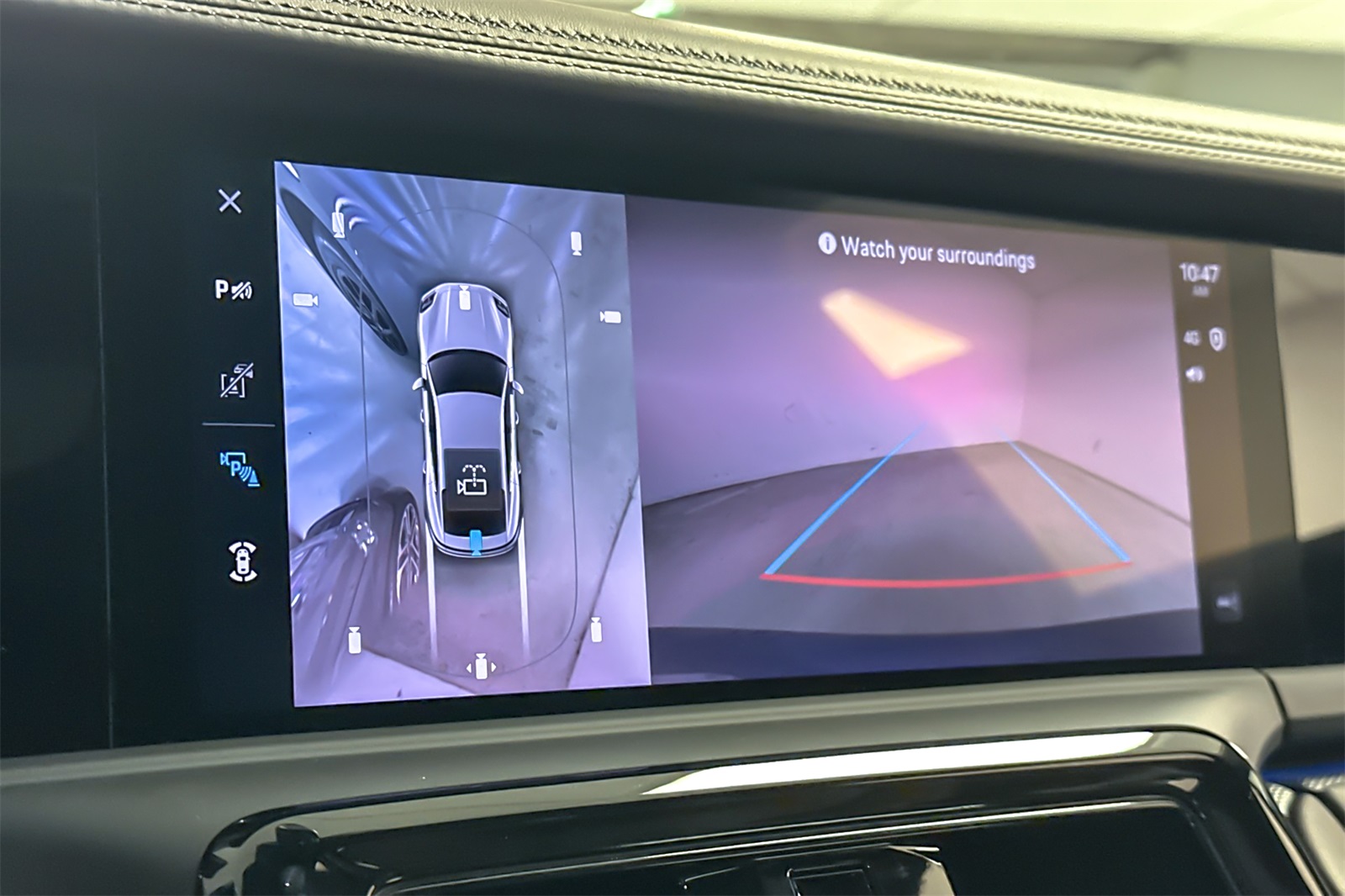 2025 Porsche Panamera 4 photo 18