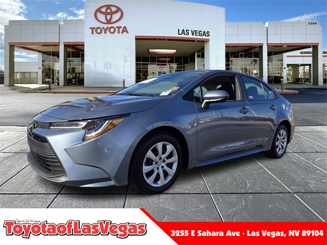 2024 Toyota Corolla LE's photo