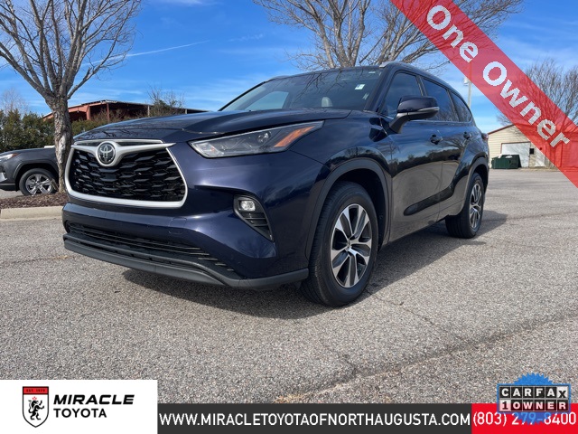 2023 Toyota Highlander XLE's photo