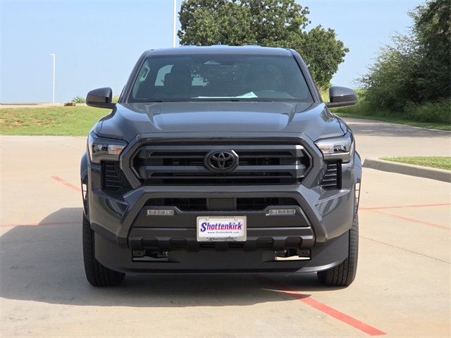 2025 Toyota Tundra SR5 CrewMax photo 22