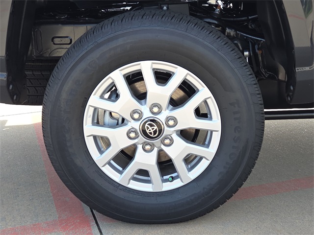 2025 Toyota Tacoma SR5 4x4 Limited photo 8
