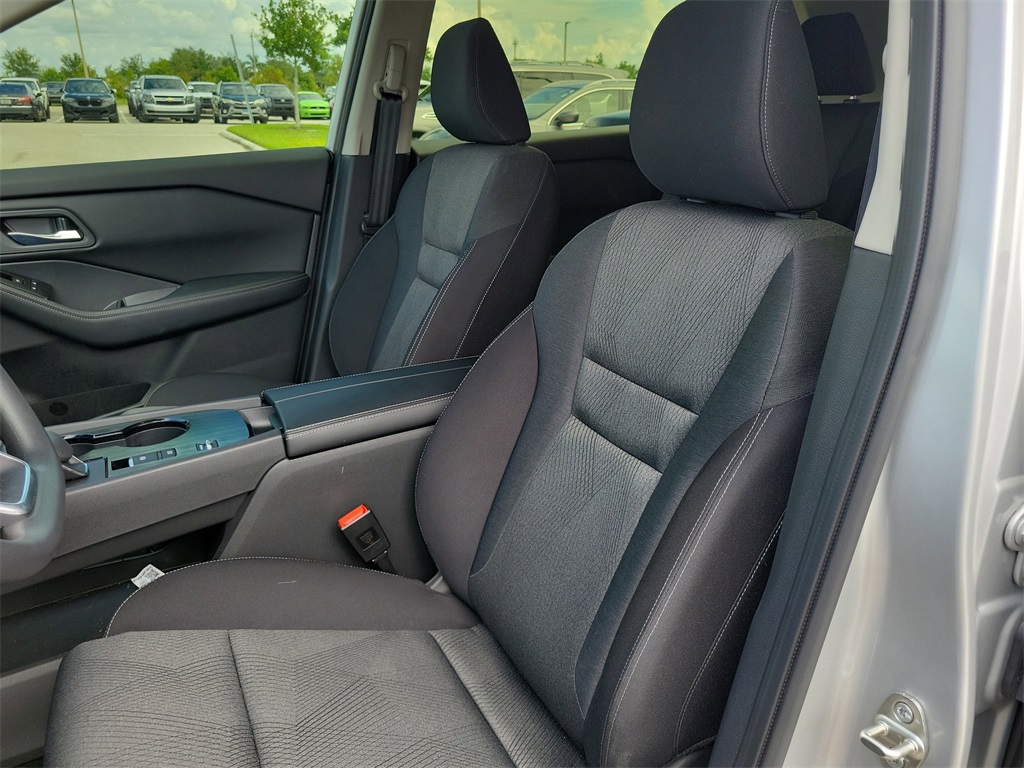 2024 Brilliant Silver Metallic Nissan Rogue SV FWD SUV