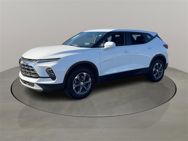 2025 Chevrolet Blazer 2LT photo 2