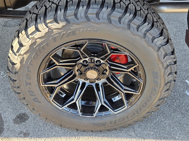 2025 Chevrolet Silverado RST photo 2