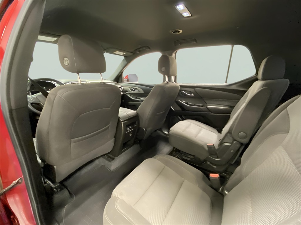 2023 Chevrolet Traverse Cloth photo 2