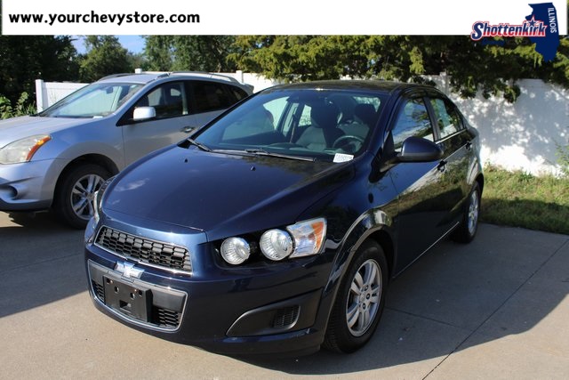 2015 Chevrolet Sonic LT photo 2