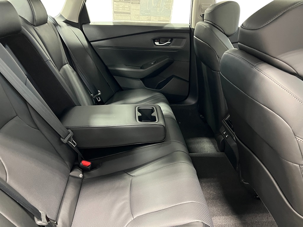 2025 Honda Accord Hybrid EX-L Sedan 4 Dr. FWD 31
