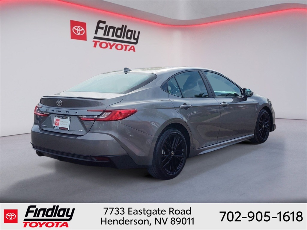 2025 Toyota Camry SE photo 4