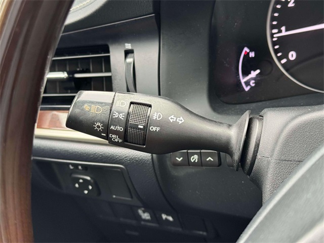 used 2014 Lexus ES car, priced at $14,290