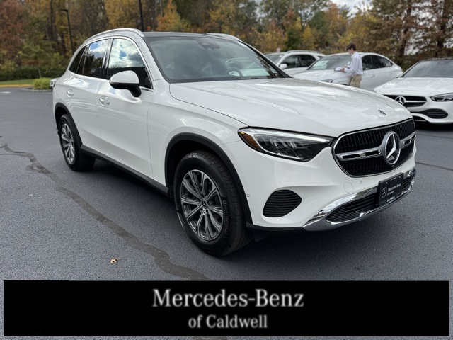 2025 Mercedes-Benz GLC Base's photo
