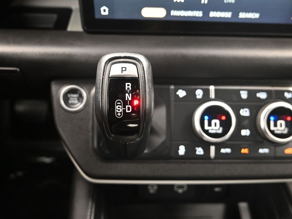 2022 Land Rover Defender X-Dynamic HSE photo 12
