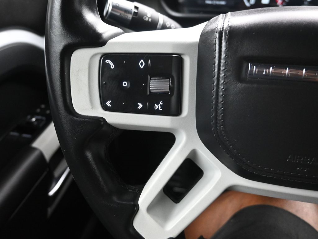 2022 Land Rover Defender X-Dynamic HSE photo 15