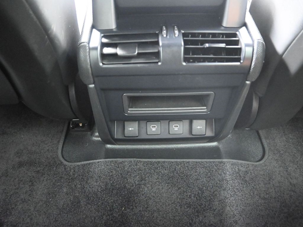 2022 Land Rover Defender X-Dynamic HSE photo 19