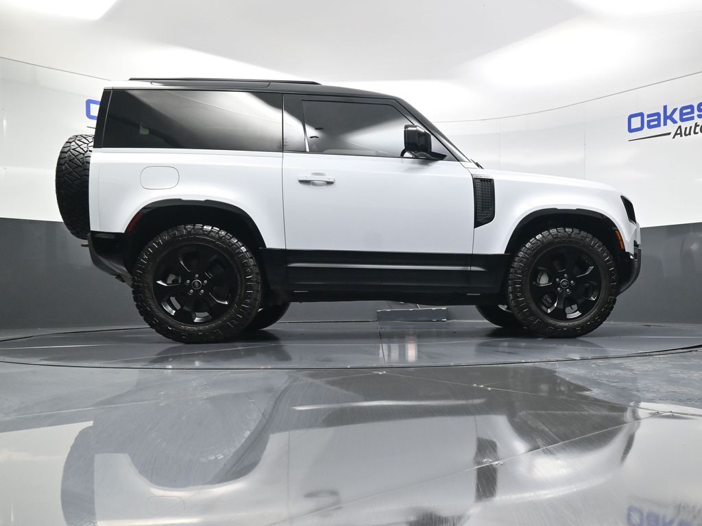 2022 Land Rover Defender X-Dynamic HSE photo 31