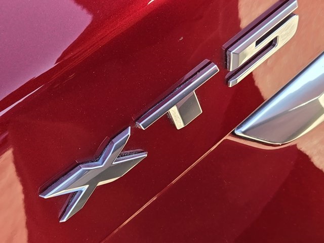 used 2021 Cadillac XT5 car, priced at $32,800