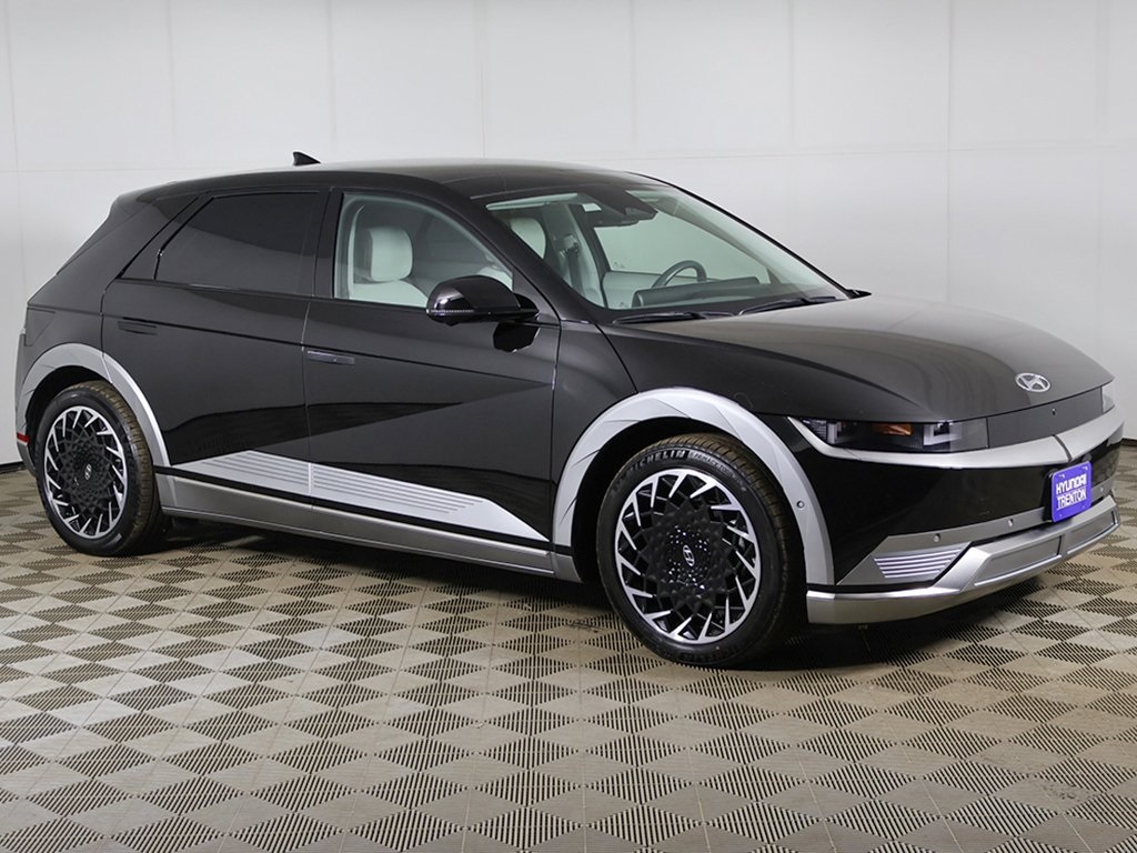 Used 2022 Hyundai IONIQ 5 Limited with VIN KM8KRDAF8NU077851 for sale in Cleveland, OH