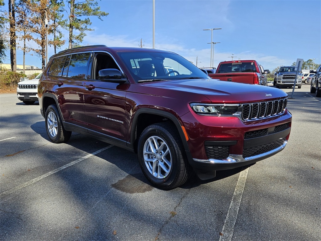 2025 Jeep Grand Cherokee L Laredo's photo