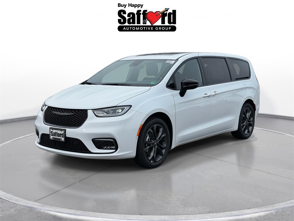 2026 Chrysler Pacifica Select's photo