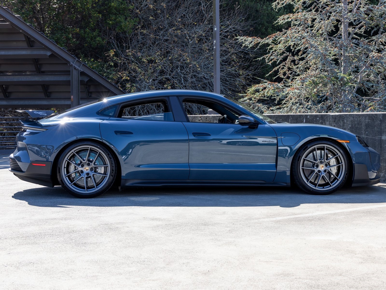 2025 Porsche Taycan Turbo GT Weissach Package photo 12