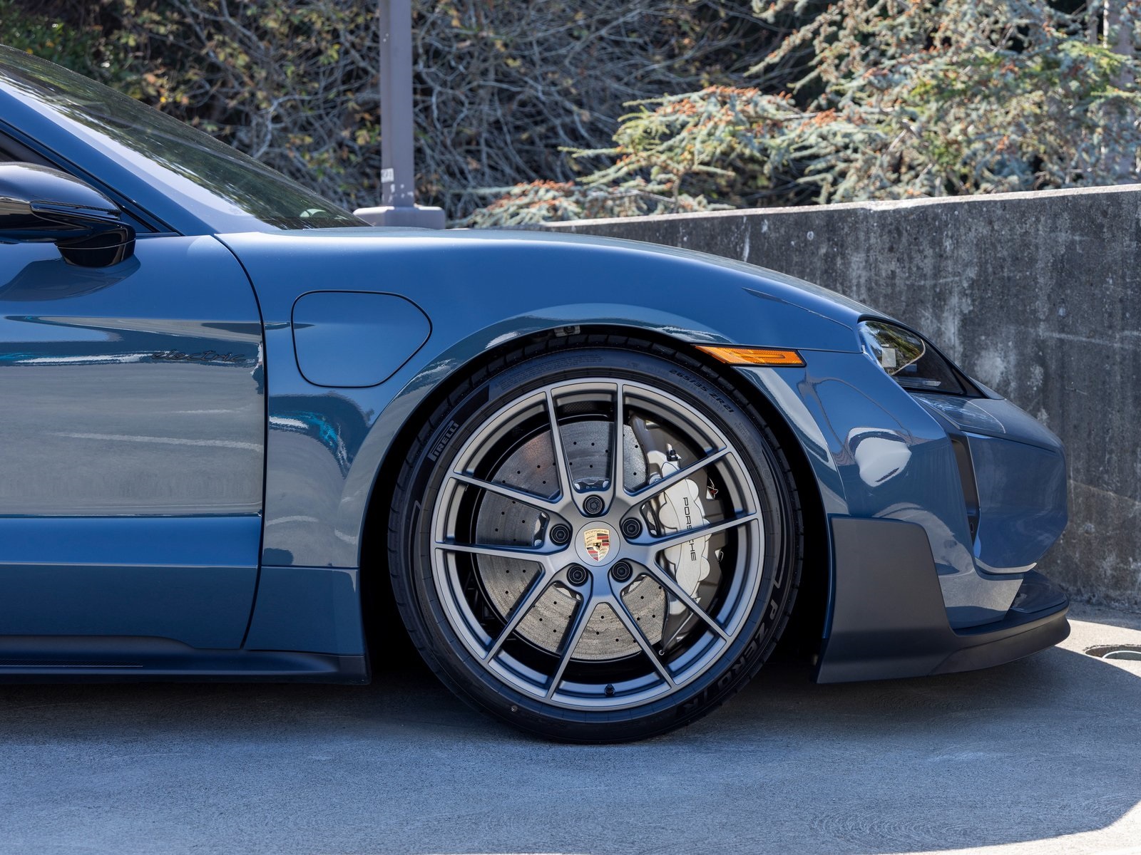 2025 Porsche Taycan Turbo GT Weissach Package photo 14