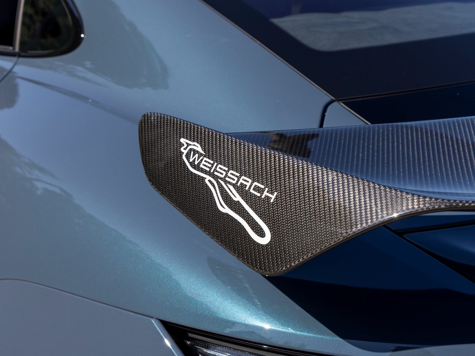 2025 Porsche Taycan Turbo GT Weissach Package photo 19