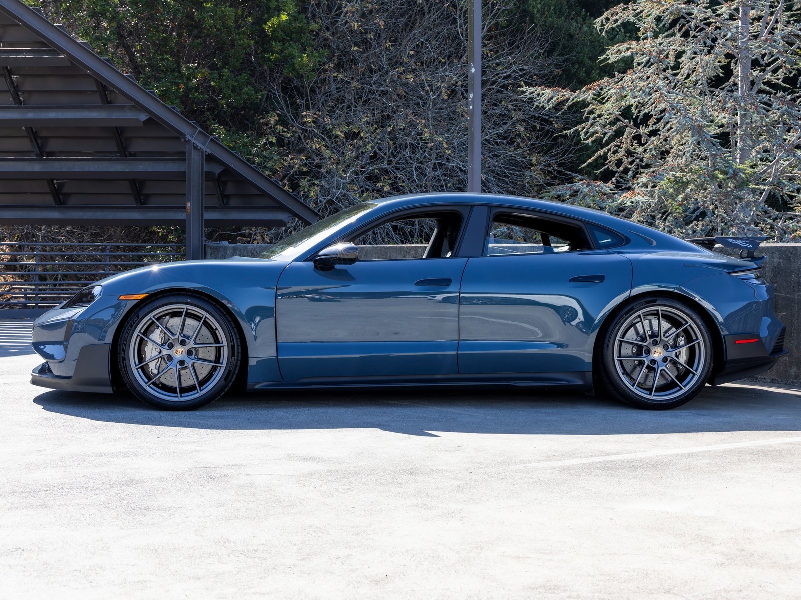 2025 Porsche Taycan Turbo GT Weissach Package photo 2