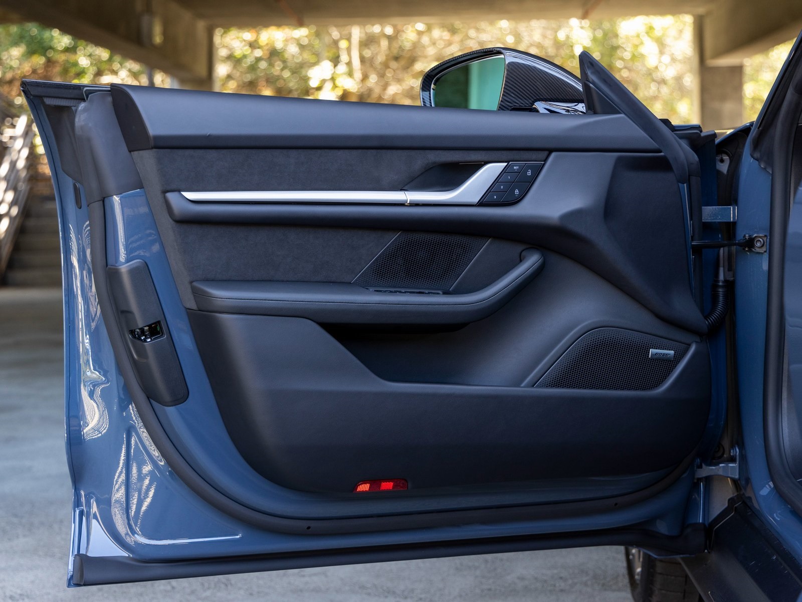 2025 Porsche Taycan Turbo GT Weissach Package photo 28