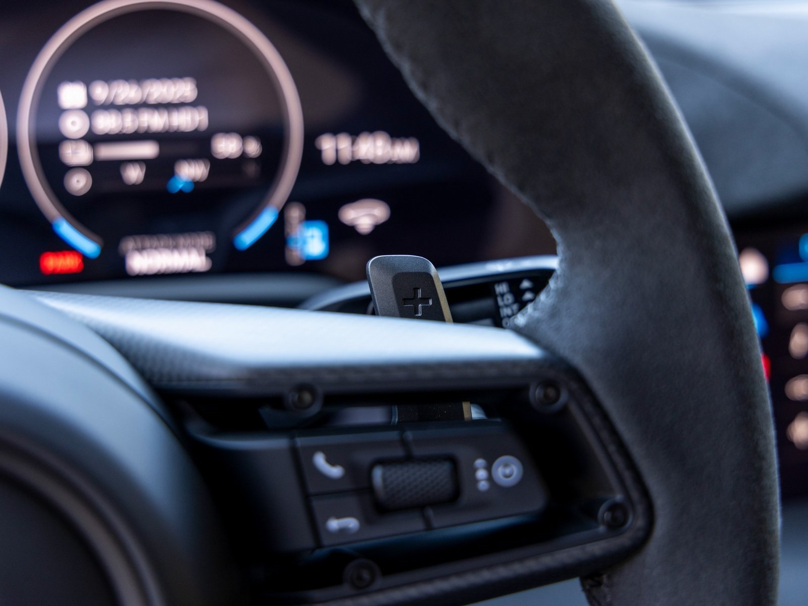 2025 Porsche Taycan Turbo GT Weissach Package photo 38