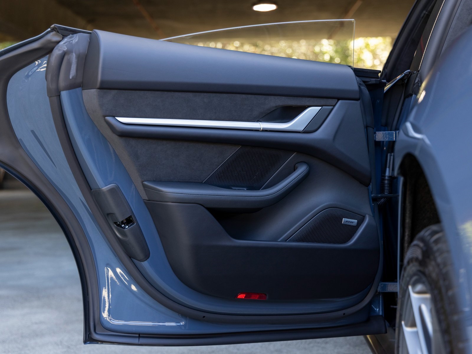 2025 Porsche Taycan Turbo GT Weissach Package photo 44