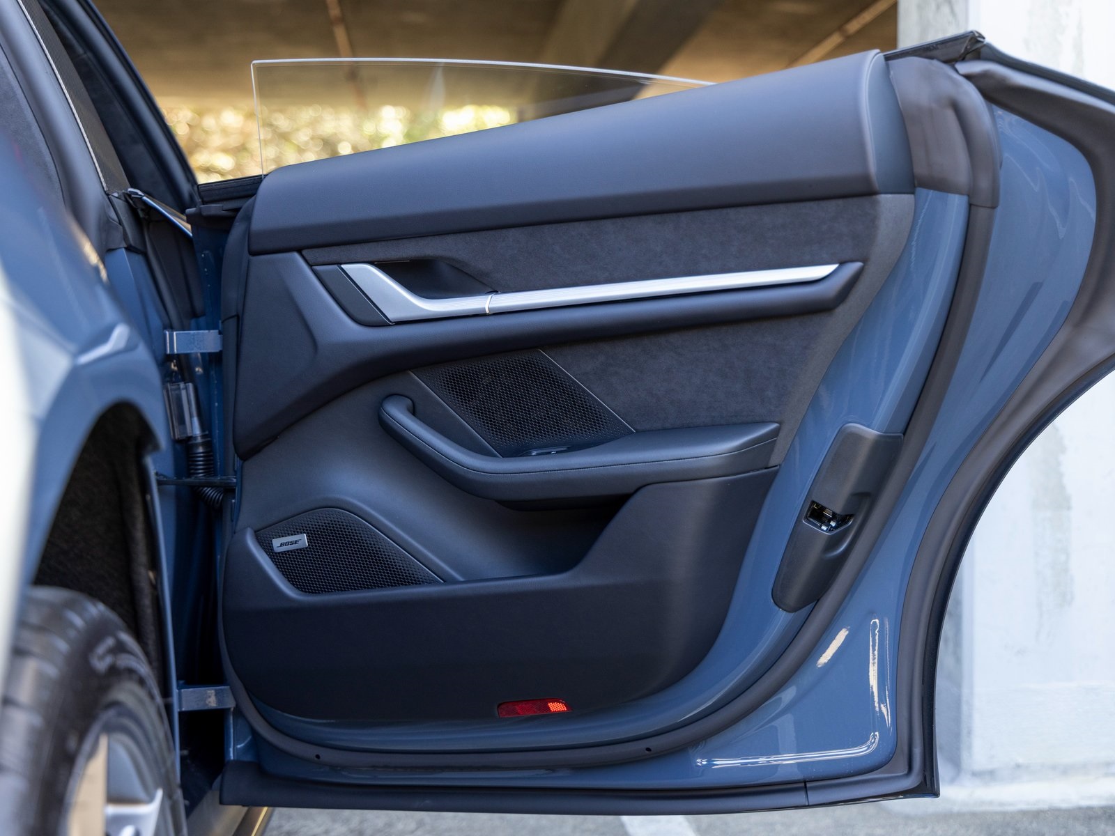 2025 Porsche Taycan Turbo GT Weissach Package photo 47