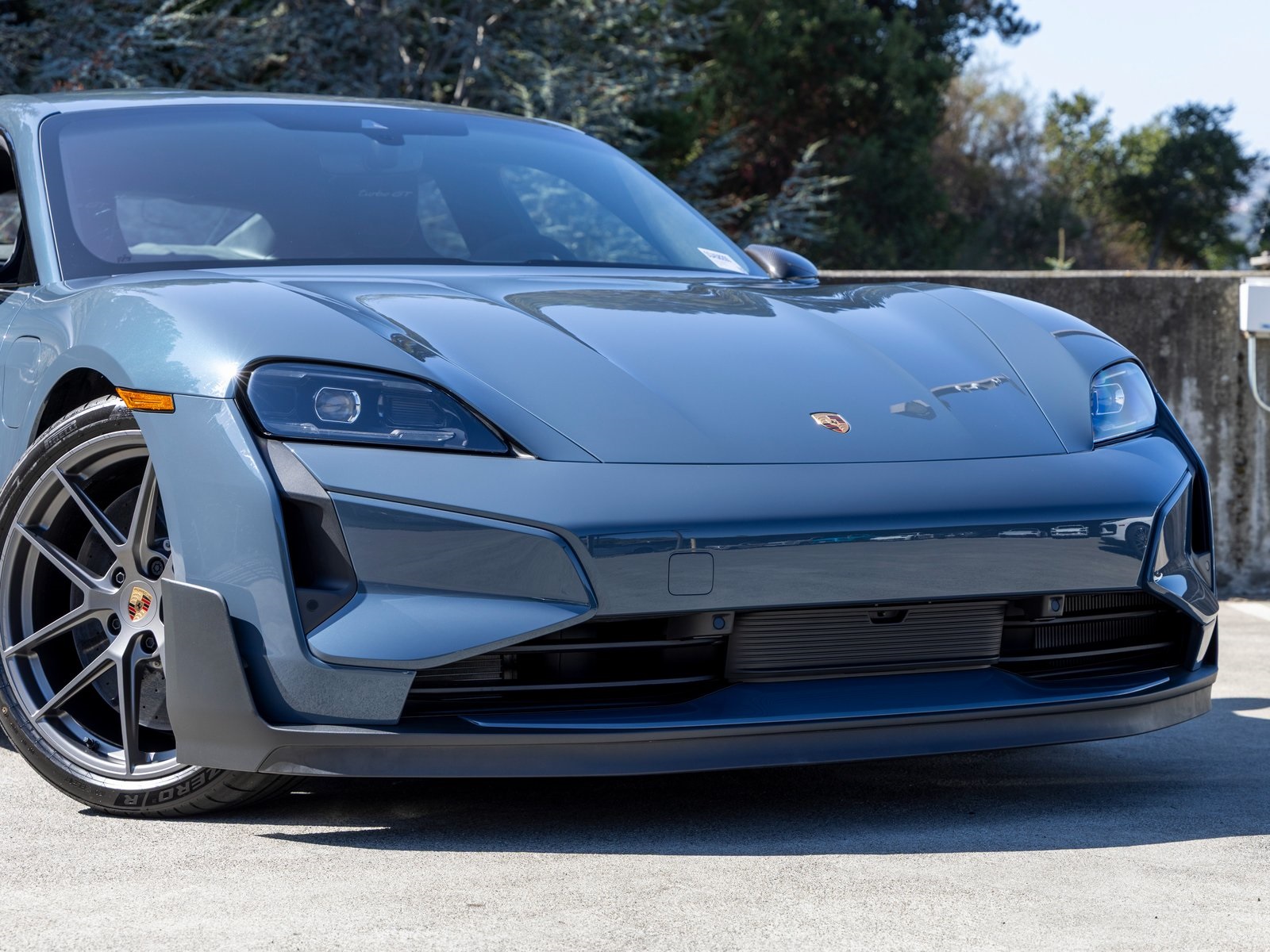 2025 Porsche Taycan Turbo GT Weissach Package photo 9