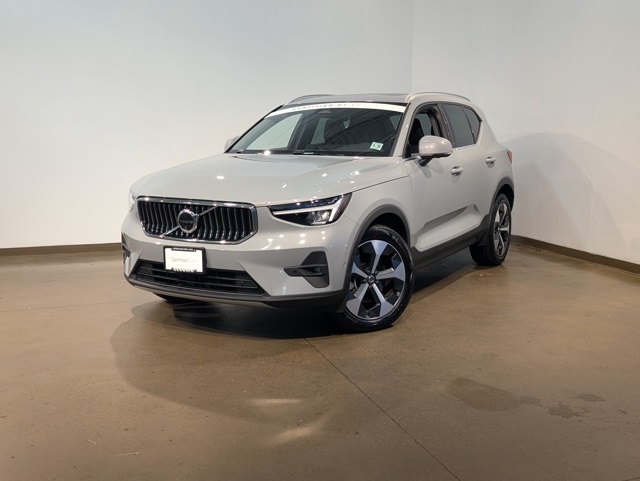 2025 Volvo XC40