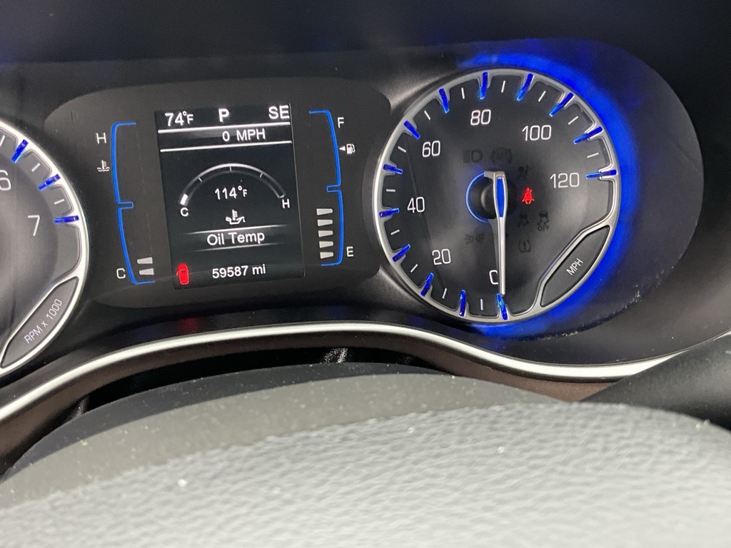 2017 Chrysler Pacifica Touring L photo 10