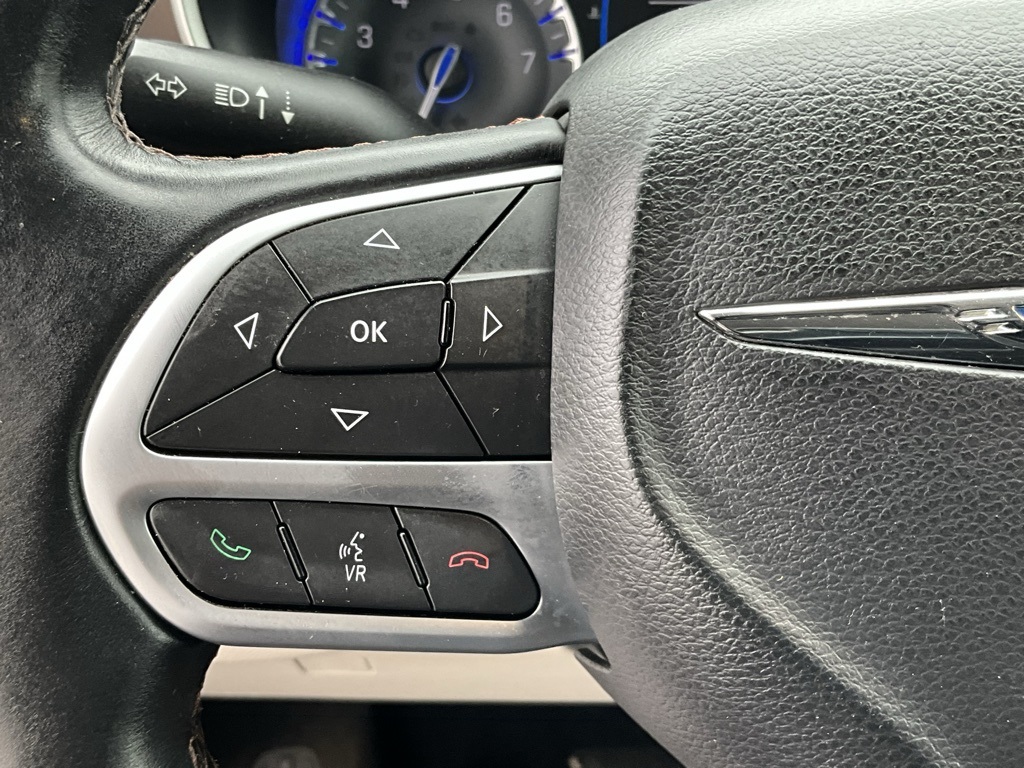 2017 Chrysler Pacifica Touring L photo 15