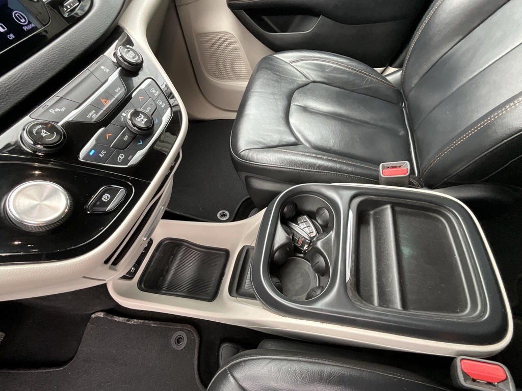 2017 Chrysler Pacifica Touring L photo 20