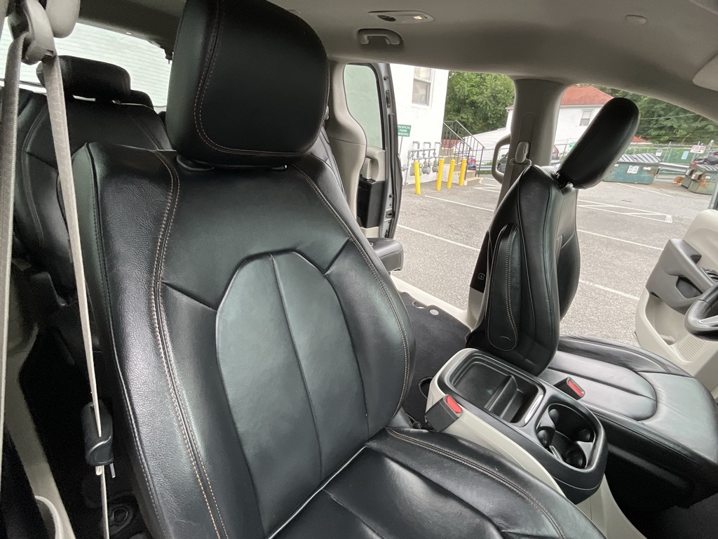 2017 Chrysler Pacifica Touring L photo 30