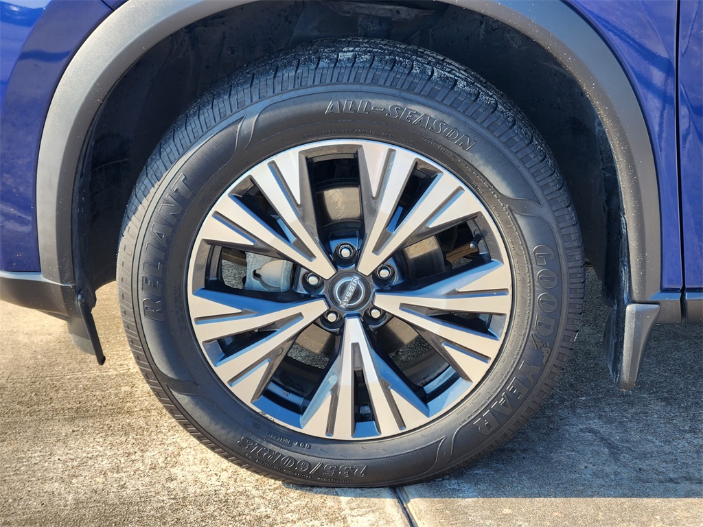 2023 Nissan Rogue SV photo 9