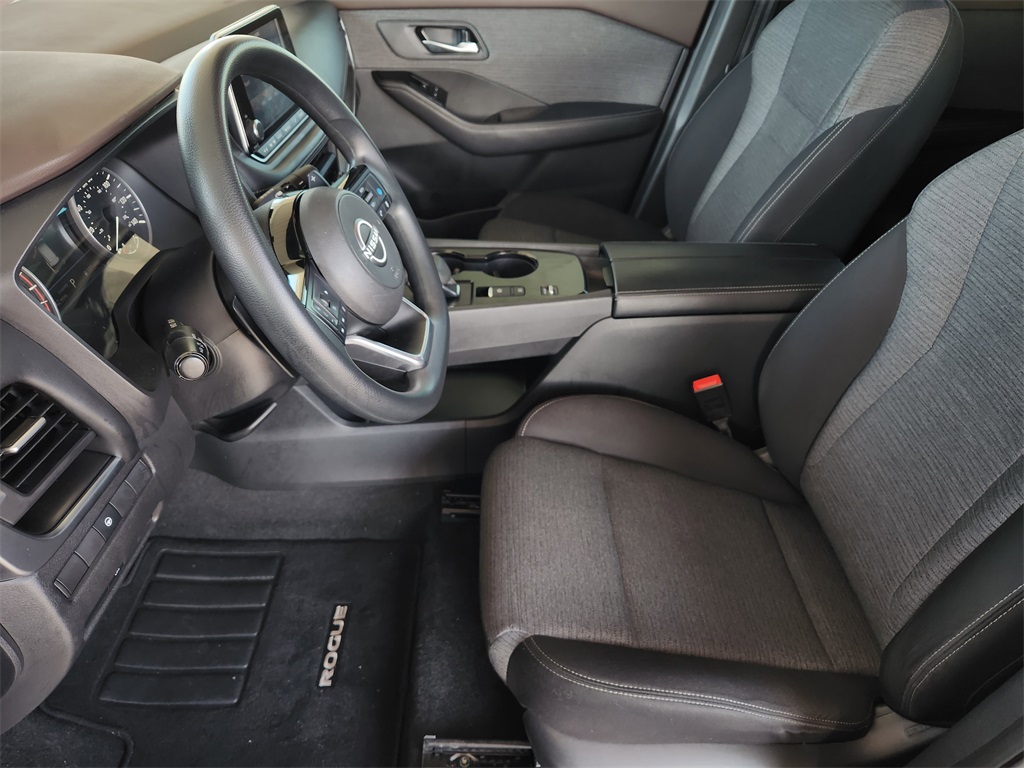 2023 Nissan Rogue SV photo 10