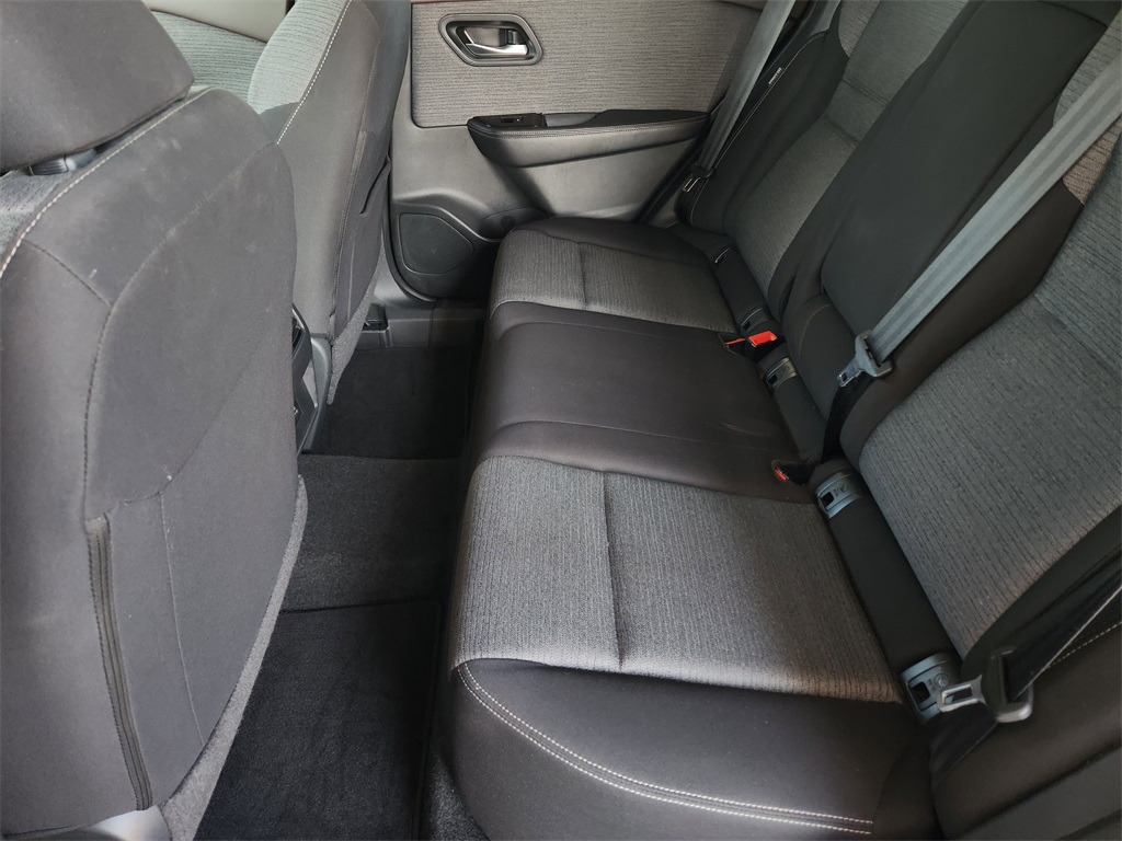 2023 Nissan Rogue SV photo 26