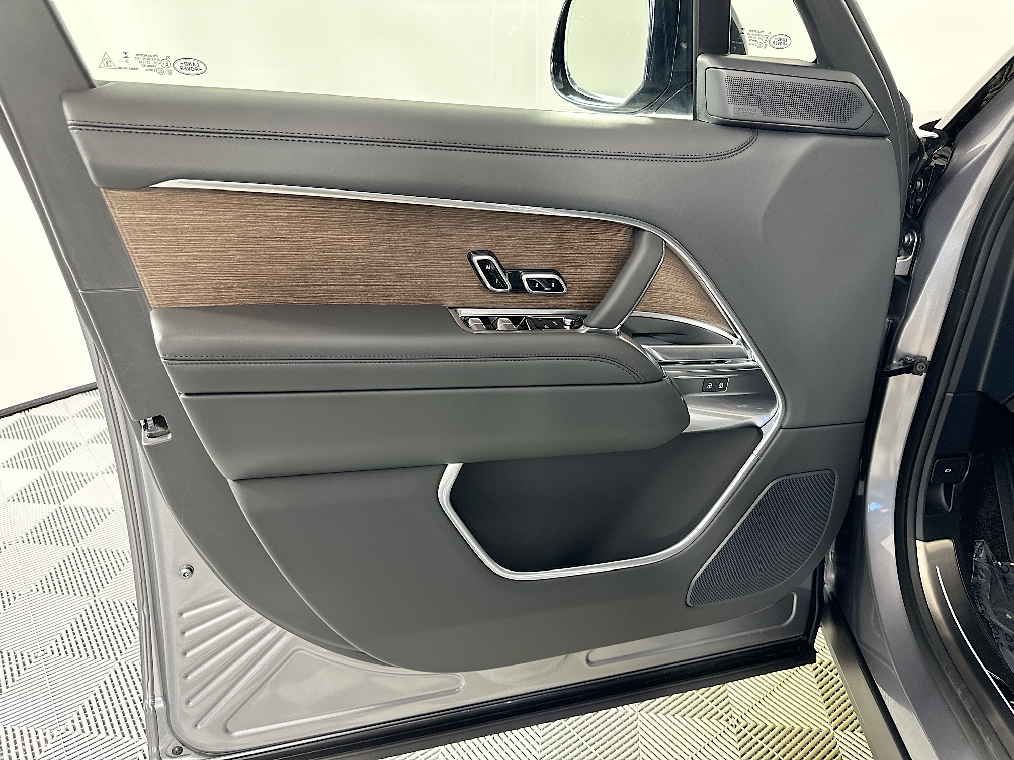 new 2025 Land Rover Range Rover car, priced at $142,530