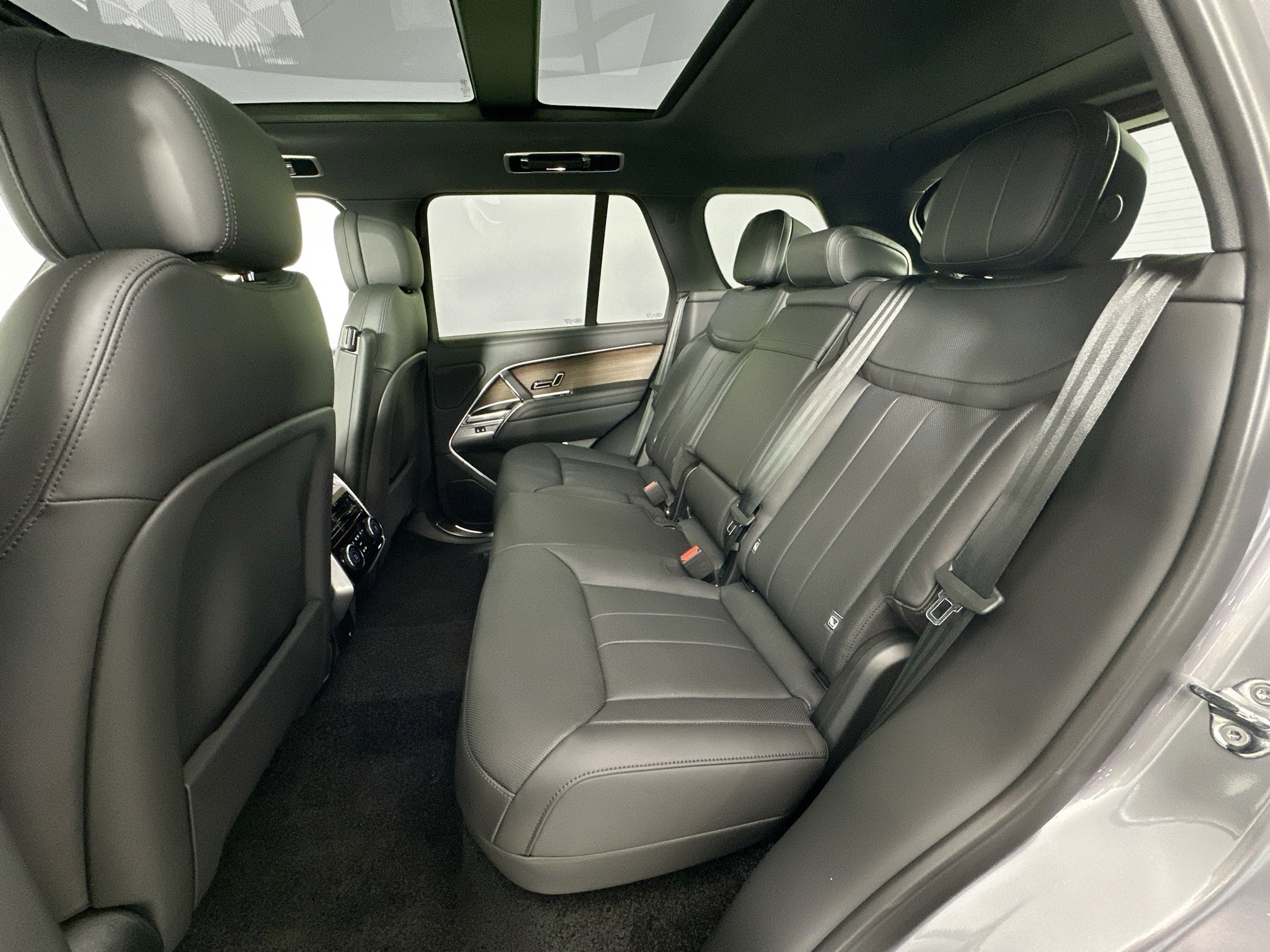 new 2025 Land Rover Range Rover car, priced at $142,530