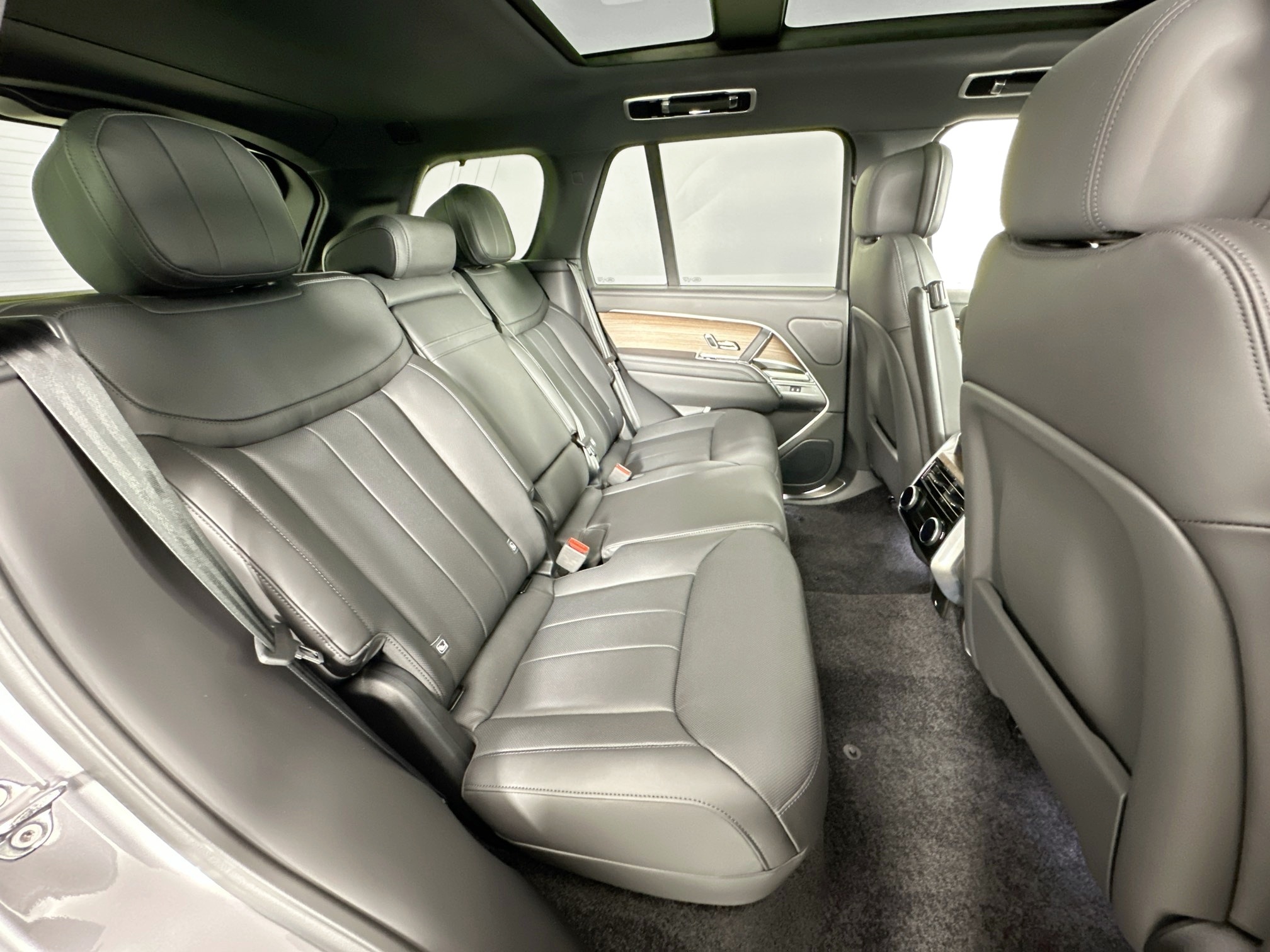 new 2025 Land Rover Range Rover car, priced at $142,530