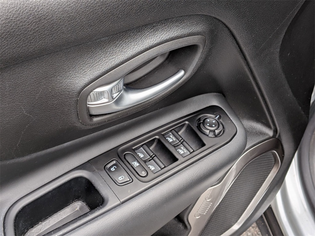 2020 Jeep Renegade Limited photo 7
