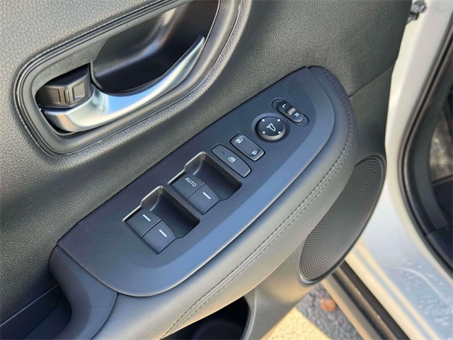 used 2025 Honda HR-V car, priced at $25,617