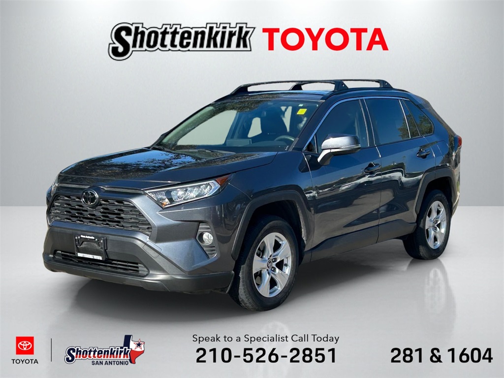 2019 Toyota RAV4 XLE's photo