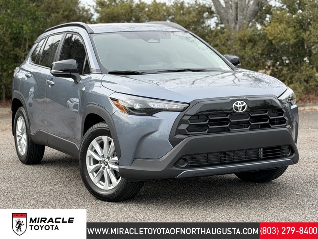 2026 Toyota Corolla Cross LE's photo