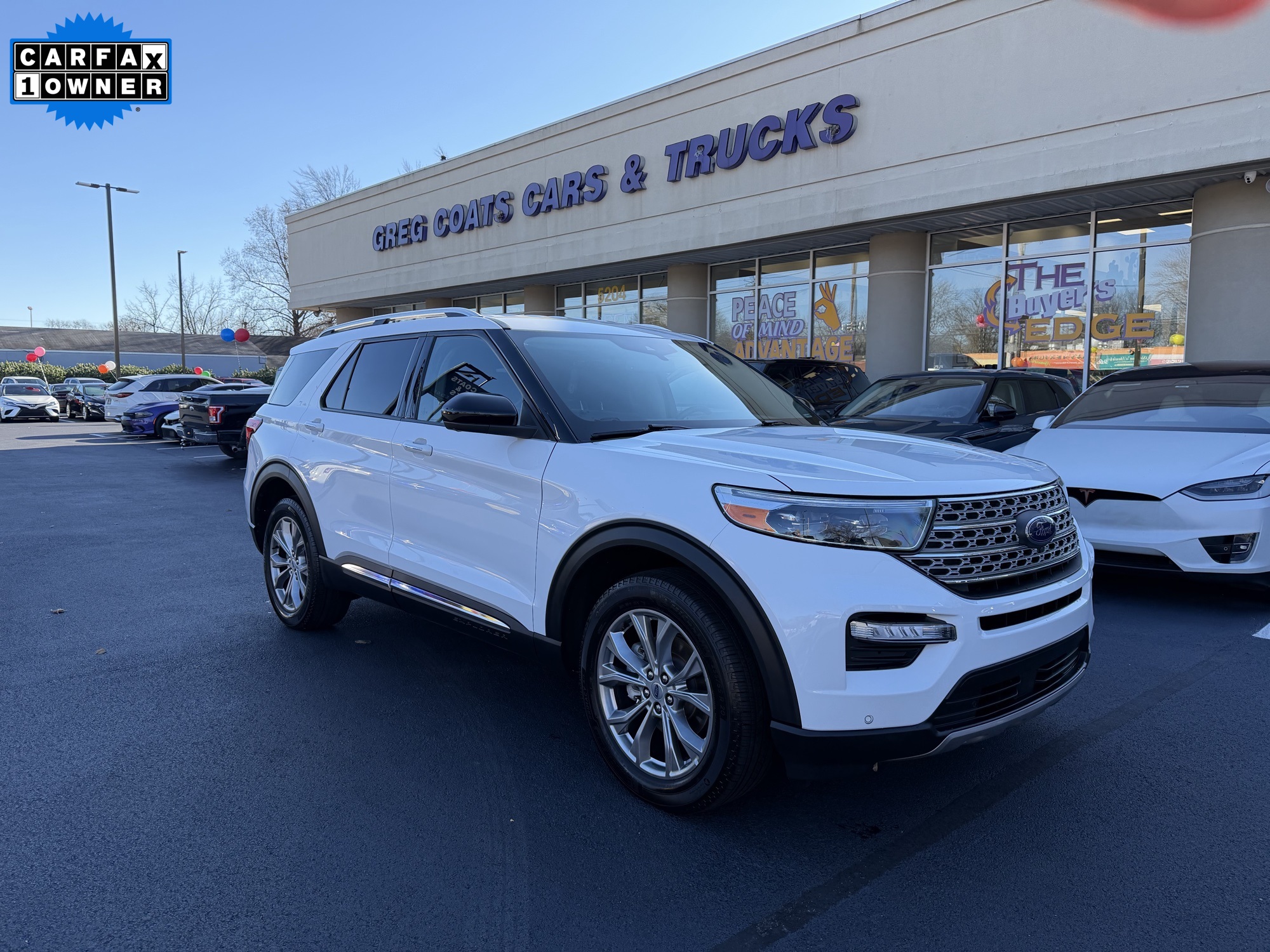 2023 Ford Explorer Limited's photo